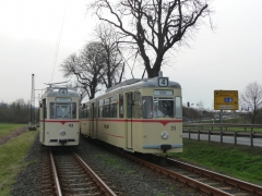 Wir bleiben zurück.