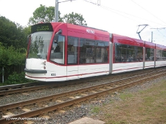 Der EVAG-Combino TW 636 gegenüber der Wagenhalle (c) Kutting