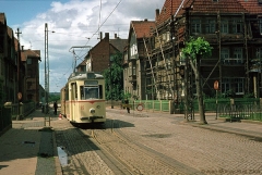 Triebwagen 43 mit Beiwagen 94 in der Reuterstraße (Linie 2) (7. Juli 1974)