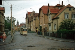 Triebwagen 208 als Linie 4 am Brühl in Walterhausen. (7. Juli 1974)