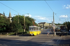 Triebwagen 306 am Hauptbahnhof. (24. Juni 1990)