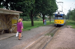 Triebwagen 396 Die ‚Mannemer’ waren erst seit kurzer Zeit in Gotha. Hier an der Hst. Wahlwinkel. (4. Juli 1991)