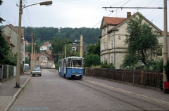 Triebwagen 302 in der Engelsstraße (heute Albrechtstraße). (4. Juli 1991)
