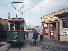 Historischer TW 29 bei der Einfahrt zum Bertiebshof. (2.5.1994)