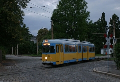 Triebwagen 592 im Abendlicht in Waltershausen. (September 2004)