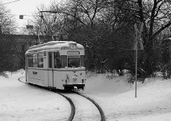 Tw 47 verlässt die Wendeschleife am Bahnhof (FoSoFa 2005)