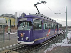 Triebwagen 408 am Kreiskrankenhaus. (28. Dezember 2004)