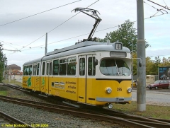 Triebwagen 395 an der gleichen Stelle. (12.9.2004)