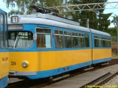 Triebwagen 324, ein weiterer DÜWAG. (12.9.2004)