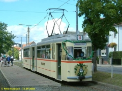 Triebwagen 215 an der Endhaltestelle Tabarz. (12.9.2004)