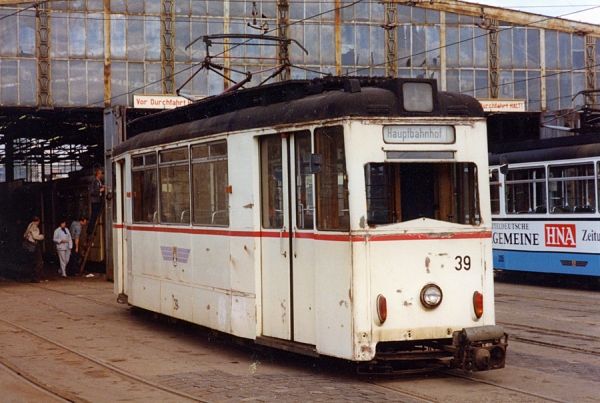 Betriebshof Waltershäuser Str. mit dem ET55 39 (Gotha 1955) ...