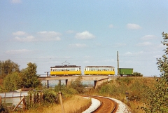 Der Traditionszug auf der Bahnüberführung zwischen Wahlwinkel und Gleisdreieck