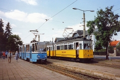 Der Traditionszug und Tatra TW 303 in Tabarz. Ironie, dass ich 15 Jahre später dieselben Fahrzeuge durch Zufall wieder hier aufgenommen habe.