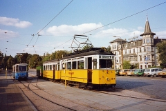 Zum Abschluss durfte natürlich nicht die Endschleife am Bahnhof fehlen. Im Hintergrund die bekannt HO-Gaststätte und Hotel. Dieser Endpunkt hat mir deutlich besser gefallen, wie die aktuelle Endstelle.