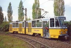 Nun noch ein kurzer Besuch im Betriebshof: KT4D 305 (CKD 1982) in der Wendeschleife am Betriebshof. Hier kam uns die Idee, ihn wegen der passenden Lackierung nach Stuttgart zu entführen und ihn einfach mal zwischen die Gt4 zu stellen…