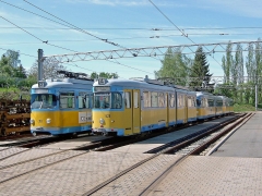 TW 318 (DUEWAG 1960) ex Mannheim 318, ex Heidelberg 201 (verschrottet 2011) und 528 (DUEWAG 1962) ex Bochum, 2007 an IG Hirschbergbahn im Betriebshof abgestellt