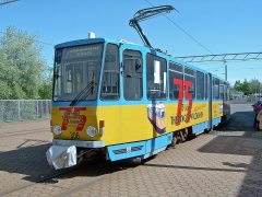 KT4D 306 mit Werbung für 75 Jahre Waldbahn