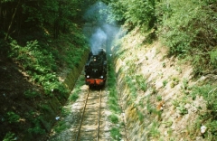 dr_91-6580-zwischen-reinhardsbrunn-friedrichroda-tunnelausfahrt-friedrichroda_1992_c-stefan-marx