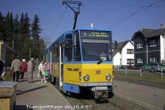 Triebwagen 301 auf dem Weg zum Hauptbahnhof. (10. April 2002)