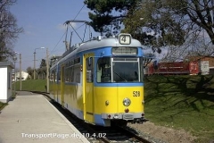 Triebwagen 528. Hier eine Zweirichtungsvariante. (10. April 2002)