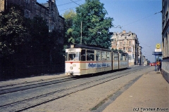Triebwagen 203 in der Bahnhofstraße. (Oktober 1991)
