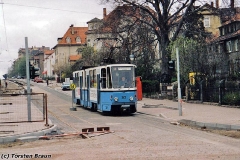 Triebwagen 301 im neuen Teil der Walterhäuser Straße. (Frühjahr 1992)