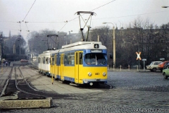Triebwagen 443 (dahinter: Tw 408) am Hauptbahnhof. (zwischen 1991 und 1994)
