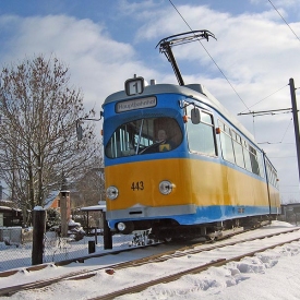 Triebwagen 443 am Gleisdreieck Sundhausen. (29. Januar 2005)