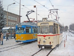 TW 47 mit TW 412 am Hbf. (29. Januar 2005)