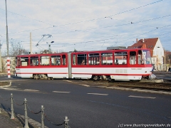 Triebwagen 311 verlässt die Huttenstraße. (15. Januar 2005)