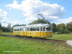 Triebwagen 395 von Wahlwinkel kommend Richtung Leina. (12. September 2004)