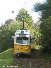 Triebwagen 395 in der Wendeschleife am Hauptbahnhof. (12. September 2004)