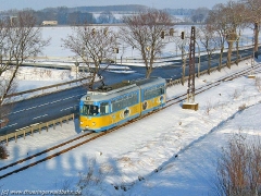 Triebwagen 412 kurz vor Wahlwinkel. (29. Januar 2005)
