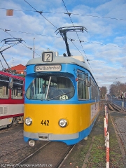 Triebwagen 442 am Hauptbahnhof. (15. Januar 2005)