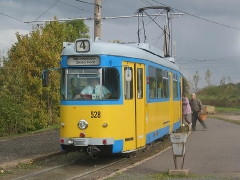 Triebwagen 528 am Gleisdreieck Walterhausen. (16. Oktober 2004)