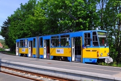 Bevor die Reise mit der Thüringerwaldbahn in Richtung Tabarz weitergeht, wenden wir uns kurz der Linie 6 in Richtung Waltershausen (Bahnhof) zu, die in Waltershausen (Gleisdreieck) ihren Ausgangspunkt hat. Am 21.Mai 2016 war für die Linie 6 der Tatra Triebwagen mit der Nummer 316 (CKD Prag, Baujahr 1990) dort im Einsatz.