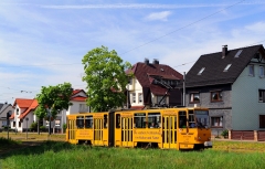 Am Nachmittag des 23. Mai 2016 verläßt der Triebwagen 319 den Bahnhof von Tabarz in Richtung Gotha.