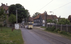 Tw 206 in der ehemaligen Ausweiche Sundhausen, sie wurde später durch die Ausweiche am hawege-Markt ersetzt. (12.07.1987)