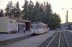 Endstation Tabarz am 12.07.1987. Geradeaus ging es früher noch ein kurzes Stück weiter zur Kuppelendstelle. In den 80er Jahren wurde das Gleis