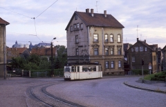 In die Gegenrichtung fiel im Juli 1987 der Blick auf unseren „Lotha“ und das Gothaer Schloss. Wer hat denn die Bausünde in der Sichtachse genehmigt?