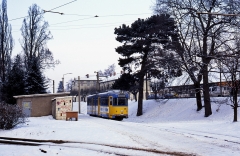 Tw 528 in der Endschleife Waltershausen Bahnhof.