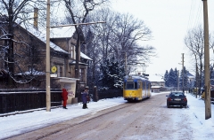 Dorfstraßenbahn an der Haltestelle Albrechtstraße.