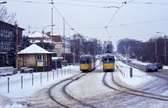 DÜWAGs unter sich: 592 und 324 am Hauptbahnhof.