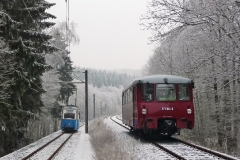 Tw 39 und EBS 772 345 zwischen Reinhardsbrunn und Schnepfenthal, 25.01.2014, (4), (C) Quaß