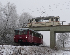 Tw 47 und EBS 772 345, Brücke Waltershausen-Gleisdreieck, 25.01.2014, (C) Quaß