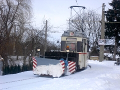 ATw 47 mit Schneepflug 121, Waltershausen-Gleisdreieck, 31.01.2011, (C) Schneider