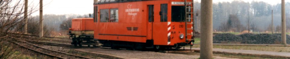 ATw 010 + Motorwagen 119, Waltershausen Gleisdreieck, März 1999, (c) T. Jäger